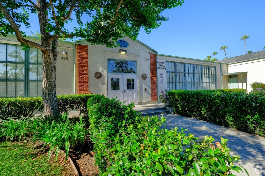 The main entrance to Arroyo Vista Elementary in the South Pasadena neighborhood.