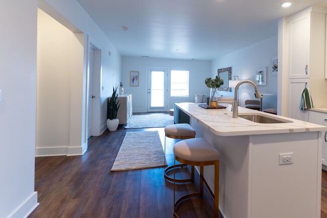 Gurnee Glen Apartments, Gurnee, IL 60031 - photo 4