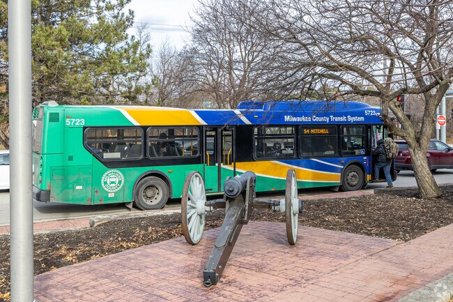 Hop on the bus from Honey Creek and be in downtown Milwaukee in minutes.