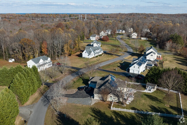 Subdivisions with larger modern homes are spread through St Leonard.