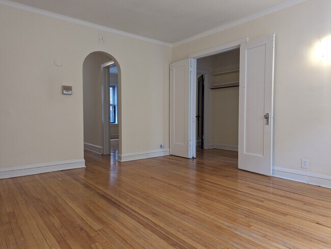2122 W Ainslie St unit 2106-1N, Chicago, IL 60625 - photo 3