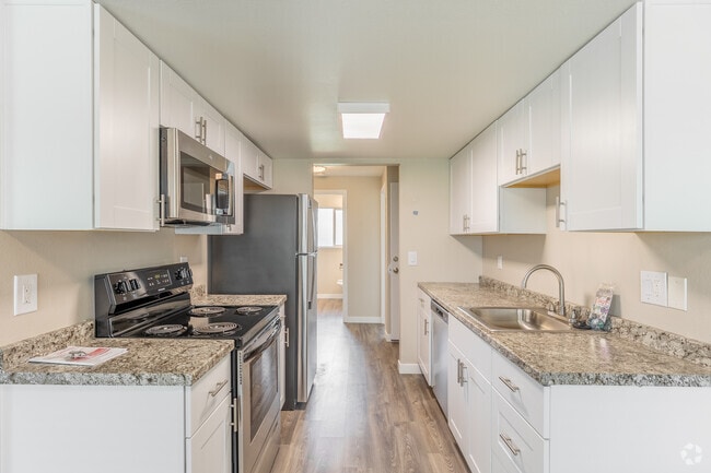 The Stonecreek Duplexes, Salem, OR 97305 - photo 5