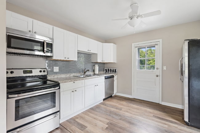 5424 Oakmont Cir, Nashville, TN 37209 - photo 4