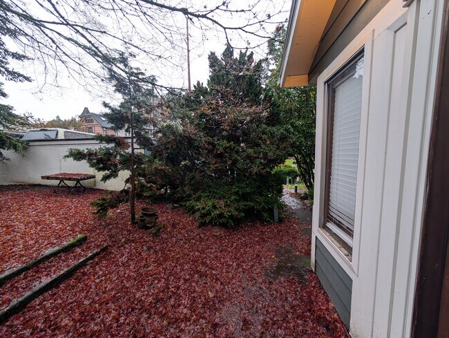 2005 SE Taylor St, Portland, OR 97214 - photo 4