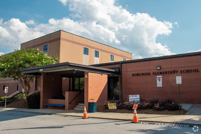 Norcross Elementary School has a student to teacher ratio of 14:1.