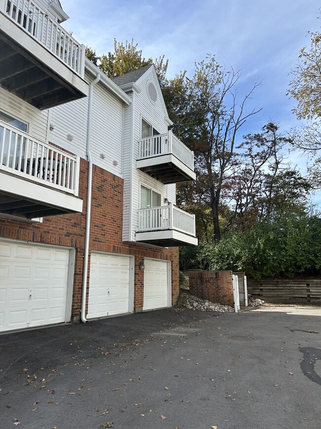 301 Clayton Crossing Place unit C, Ellisville, MO 63011 - photo 3