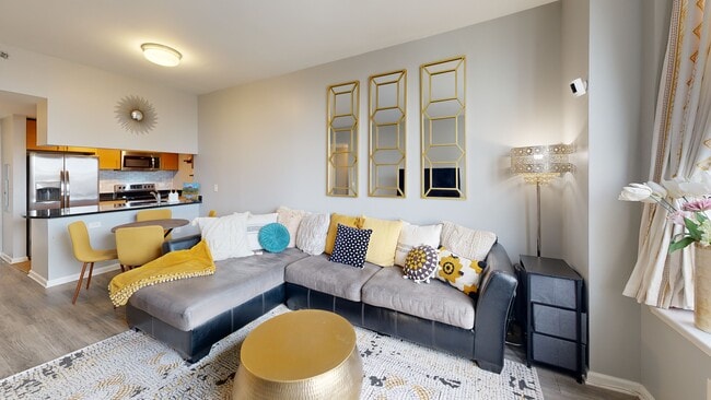 102 Christopher Columbus Dr unit 803, Jersey City, NJ 07302 - photo 2