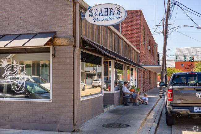 Historic Downtown Thibodaux is the nearest town from Choctaw, with shopping and dining options.