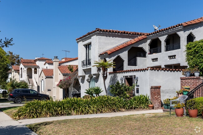 The Pico-Robertson neighborhood features many Spanish-inspired homes