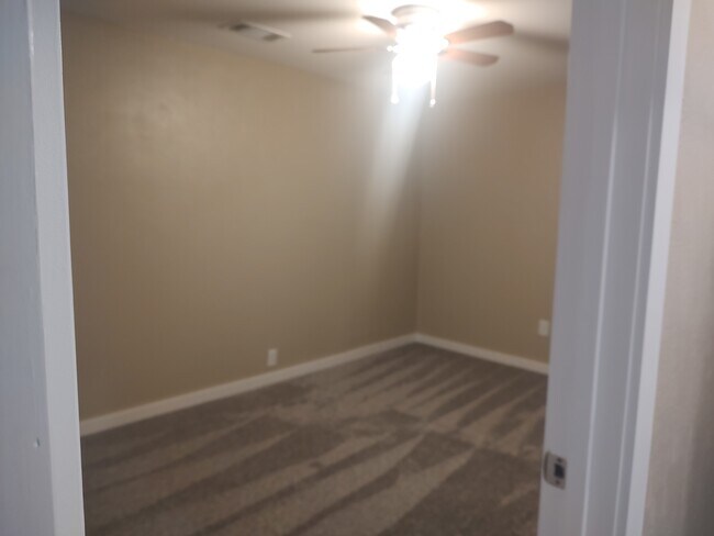 113 NW Main St unit 1, Ennis, TX 75119 - photo 6