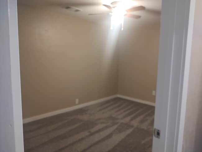 113 NW Main St unit 4, Ennis, TX 75119 - photo 6