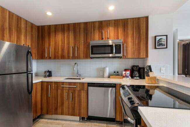 925 Common St unit ID1267006P, New Orleans, LA 70112 - photo 6