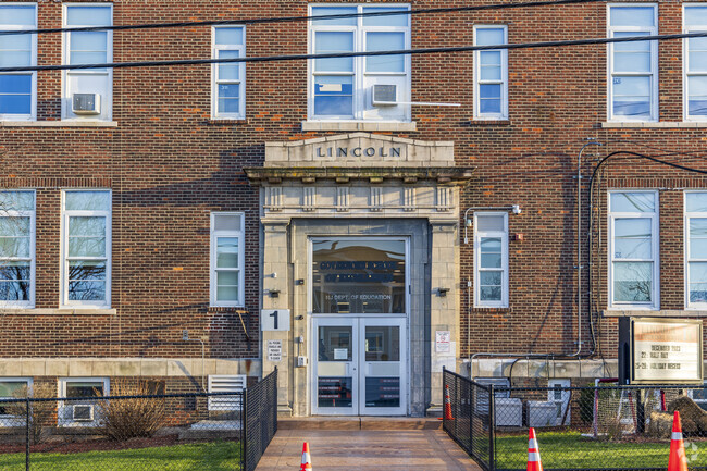 vLincoln Elementary