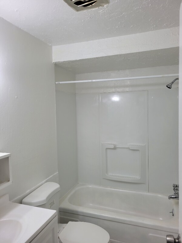 14815-14835 Euclid Ave unit 14815-204, East Cleveland, OH 44112 - photo 7