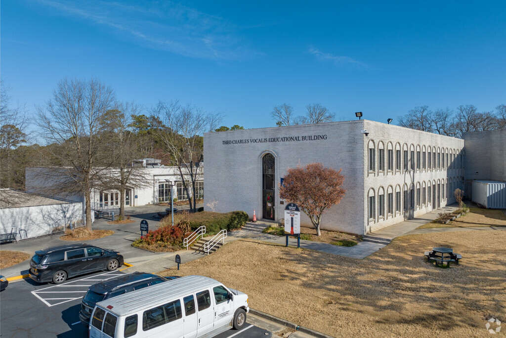 Annunciation Day School is a private pre-K, elementary and middle school in the Briarcliff area.