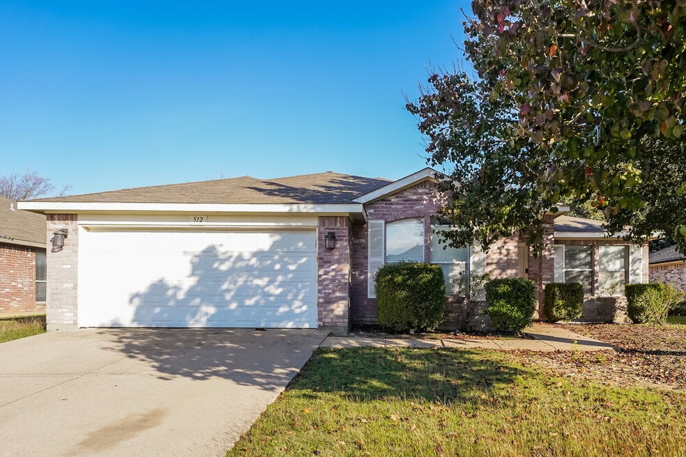 512 Alex St, Saginaw, TX 76179 - photo 1