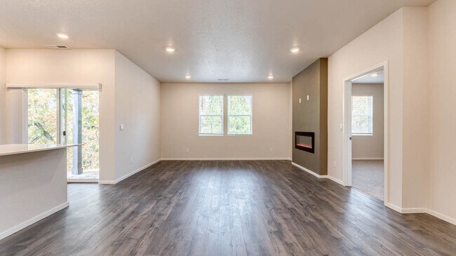 922 Sparrow St unit 36209332, Woodburn, OR 97071 - photo 7