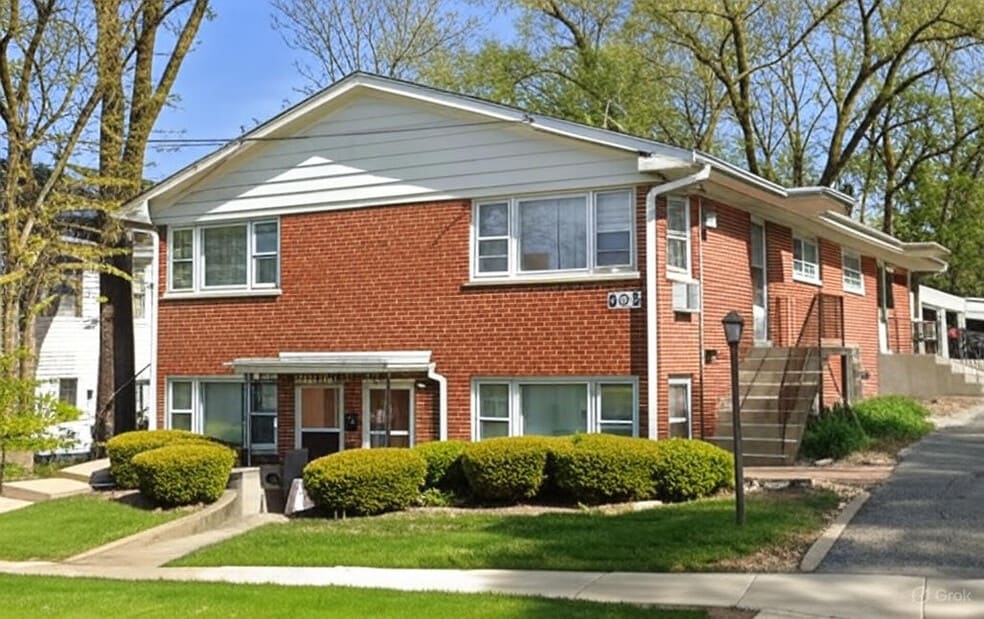 921 College Ave unit A, Wheaton, IL 60187 - photo 1