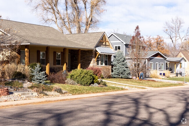 Home styles and sizes vary widely in the Sterne Park neighborhood.