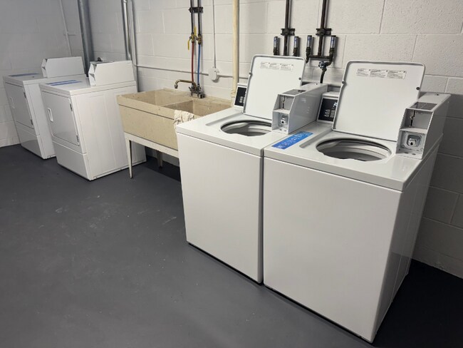 630 S Hawley Rd unit 201, Milwaukee, WI 53214 - photo 6