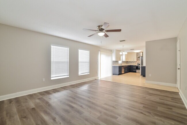 250 Lynn St, Oviedo, FL 32765 - photo 6