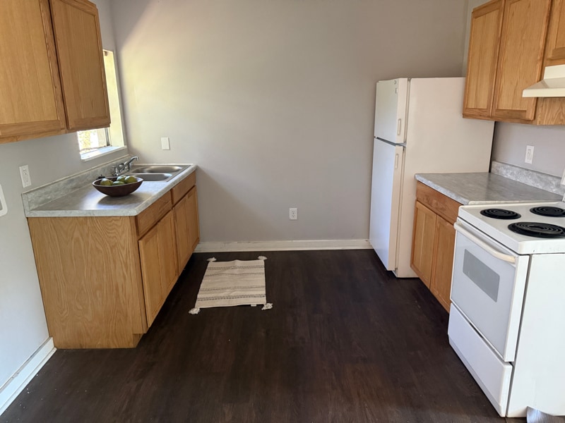 802 Abney Ave unit B, Lufkin, TX 75904 - photo 1