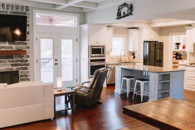 1906 Almand Dr unit ID1369206P, Bentonville, AR 72712 - photo 3