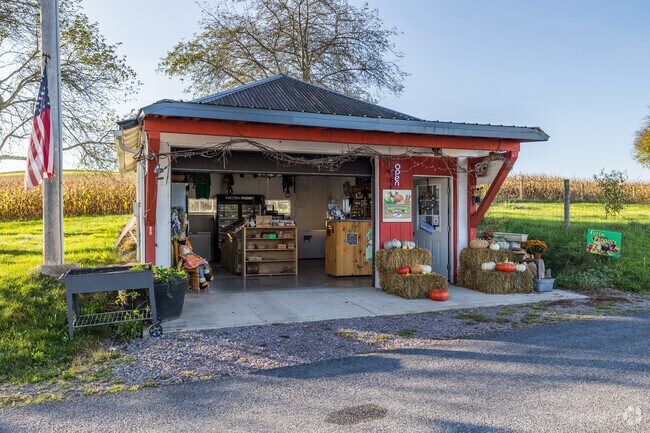 Experience fresh local produce at Jefferson's family-owned farmer markets.