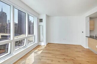 350 W 42nd St Unit 22-J, New York, NY 10036