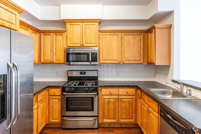 2BR, 2BA - 1,180SF - Kitchen