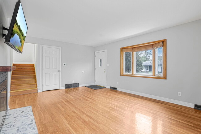 1062 Oberlin Dr, Columbus, OH 43221 - photo 7