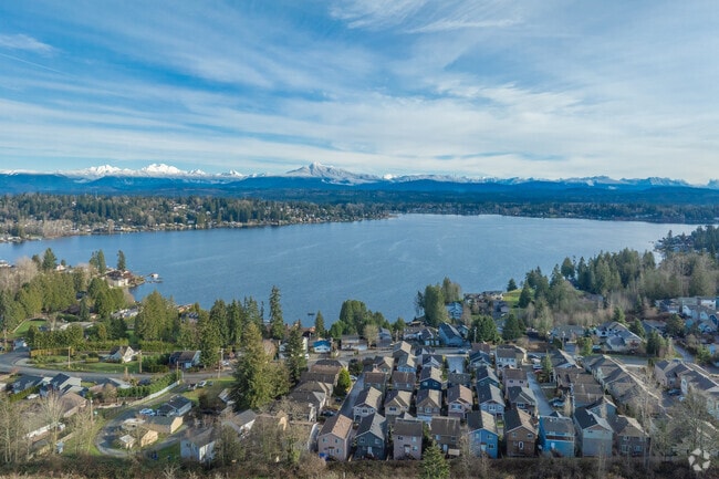 Lake Stevens is an absolutely picturesque place on a sunny day.