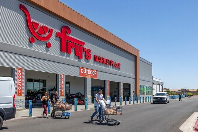 Gladden Farms residents will keep their pantries stocked by shopping at Fry’s.