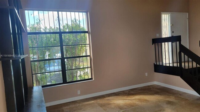 914 NW 106th Ave Cir, Miami, FL 33172 - photo 3