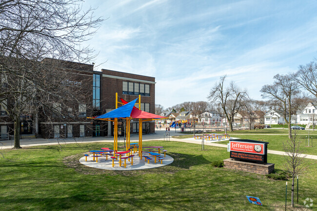 Students in West Allis can attend Jefferson Elementary School.