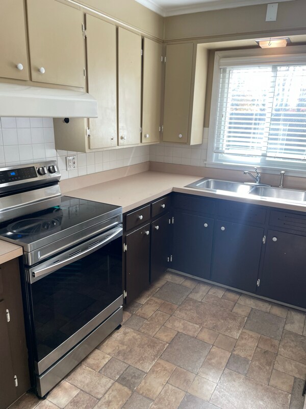 189 Russell St, Lewiston, ME 04240 - photo 2