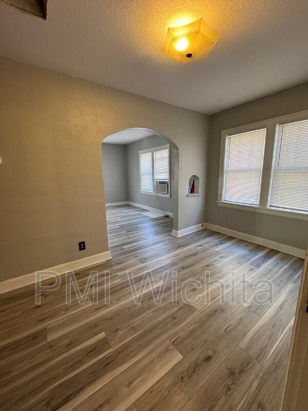 717 S Green St, Wichita, KS 67211 - photo 3