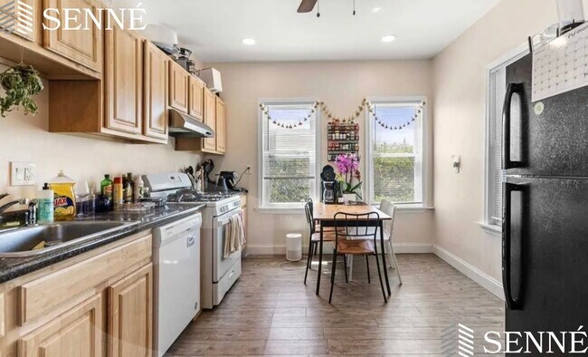 175 River St unit 3, Cambridge, MA 02139 - photo 2