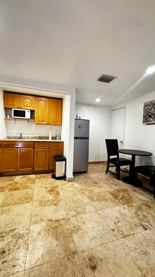 999 Brickell Bay Dr unit 708, Miami, FL 33131 - photo 6