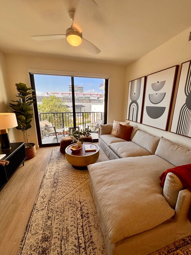 2500 NE 181st St Unit A2, Miami, FL 33160