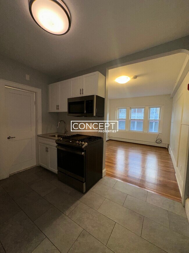 229 Lafayette St unit 10, Salem, MA 01970 - photo 4