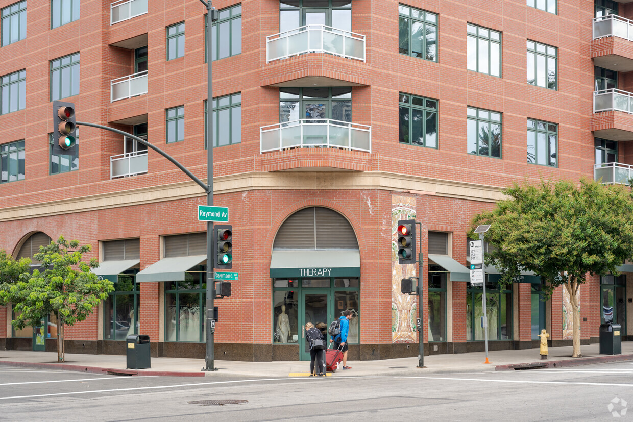 Old town clearance pasadena nike store