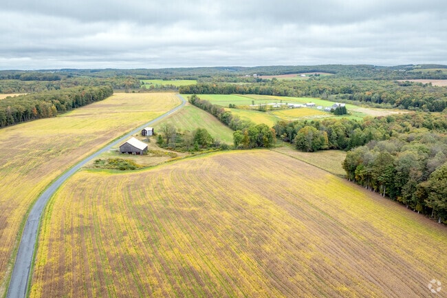 Vast stretches of farmland, with beautiful scenic views are a highlight to those living in Barr.