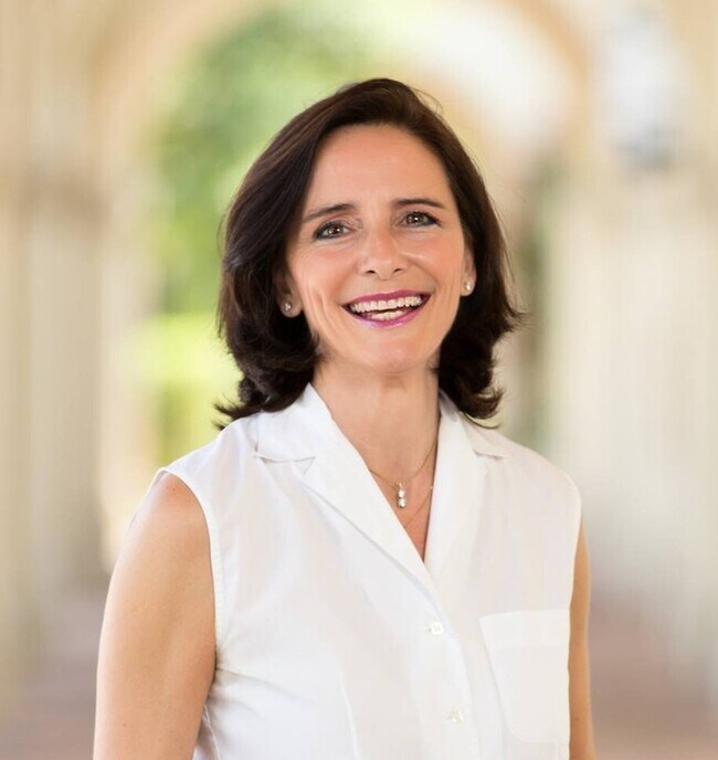 Gabriele H. Vretta