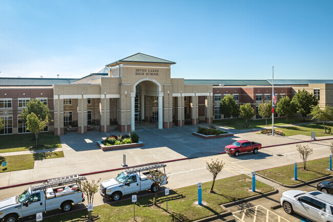 Seven Lakes High School, Rankings & Reviews - Homes.com