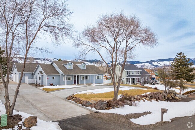 For larger families look to the hills for newly constructed craftsman homes in La Grande.