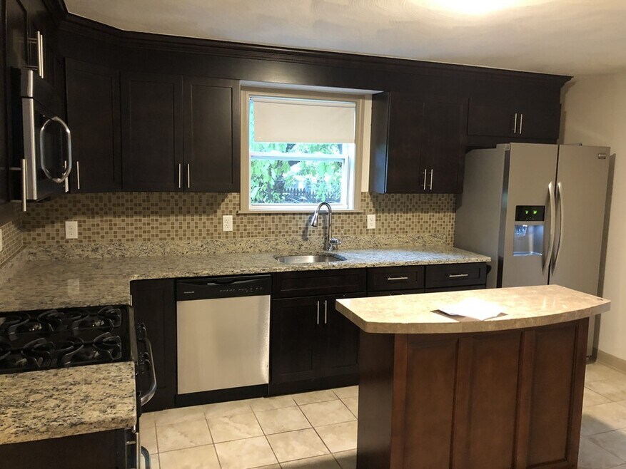 585 Broadway unit 1, Somerville, MA 02145 - photo 1