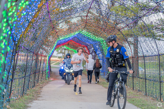 Frost Your Fanny offers locals a chance to run in a cute, lit-up park setting.