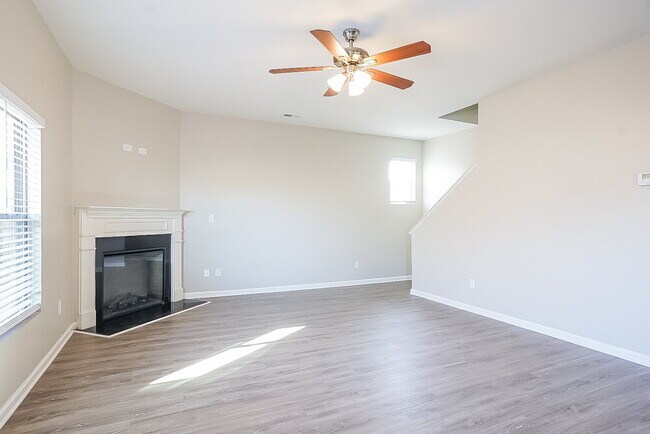 8581 Braylen Manor Dr, Douglasville, GA 30134 - photo 5