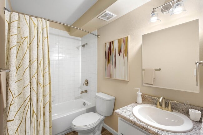 BellaTerra_2025_bathroom_01_virtuallystaged